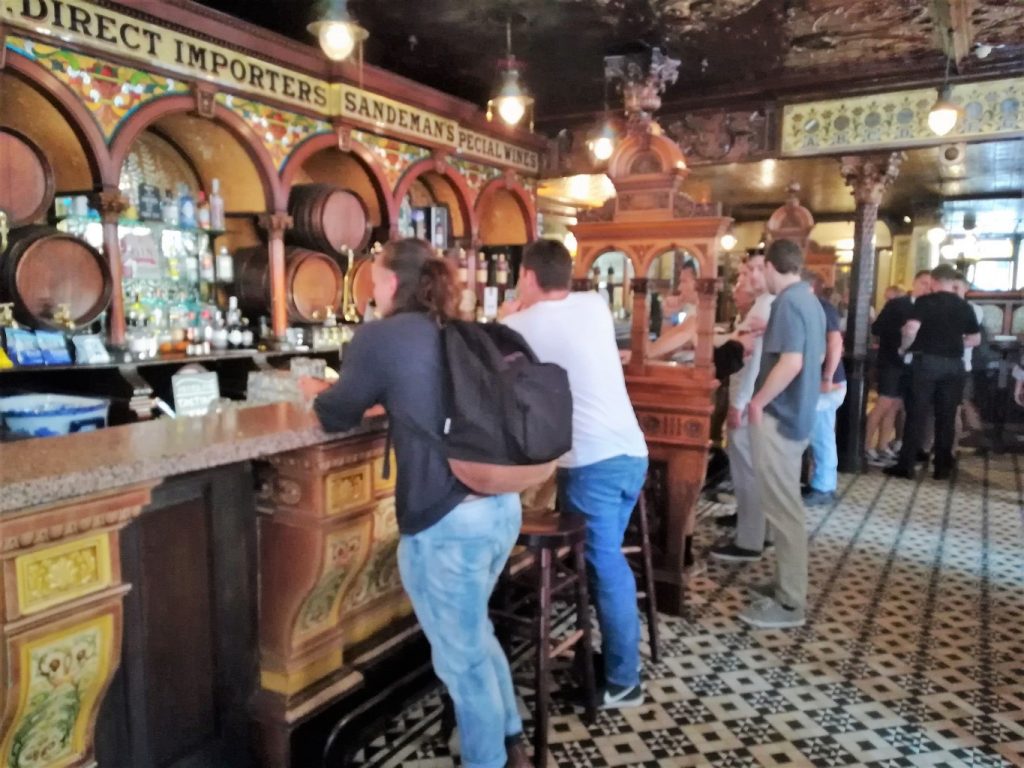 traditional pubs in Belfast Crown Liquor Saloon