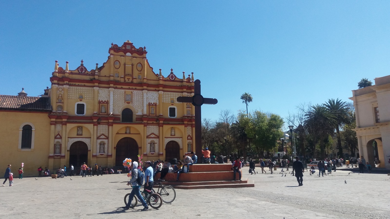 Plaza 31 de marzo cathedral San Cristobal de las Casas